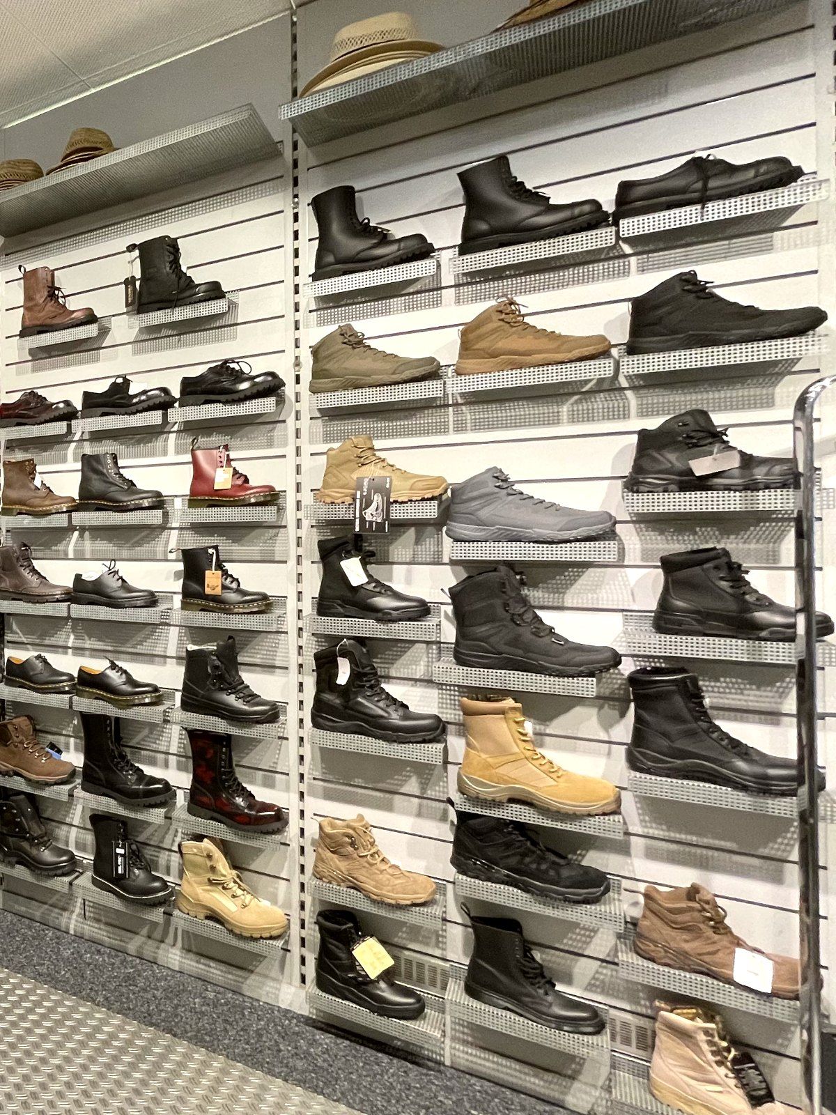 Boots und Schuhe